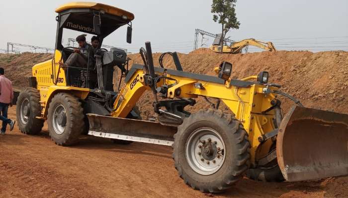 Used Mahindra Grader Roadstar G90