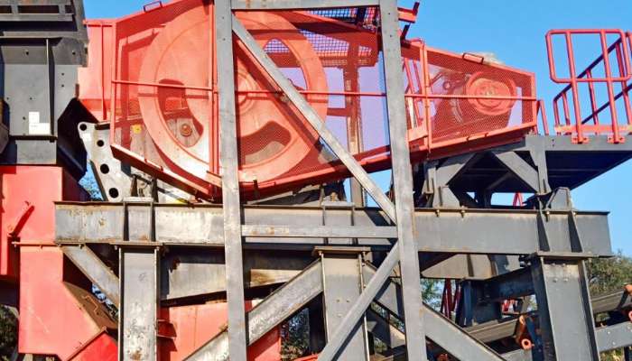 Sandvik 300 TPH 3 Stage crusher with 750 KVA DG