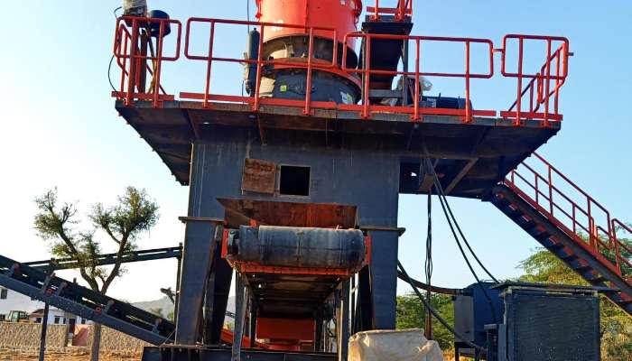 Sandvik 300 TPH 3 Stage crusher with 750 KVA DG