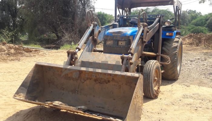 Sonalika Tractor With Wheel Loader