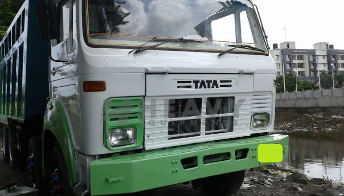 TATA 3118 12 Tyre Tipper