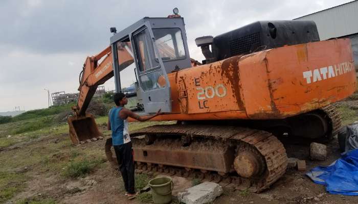 Used 200 TATA Hitachi For Sale 