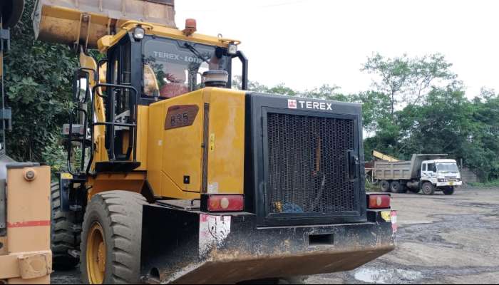 Used Terex 3 ton loader for sale in Gujarat 