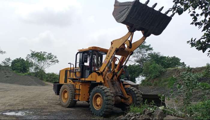 Used Terex 3 ton loader for sale in Gujarat 