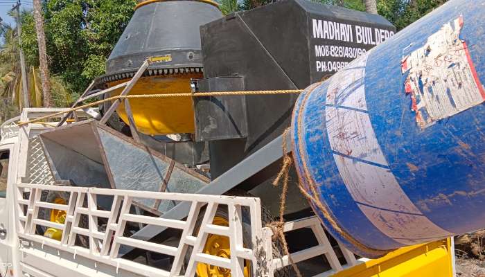 1 BAG 6HP CEMENT MIXER FOR SALE.