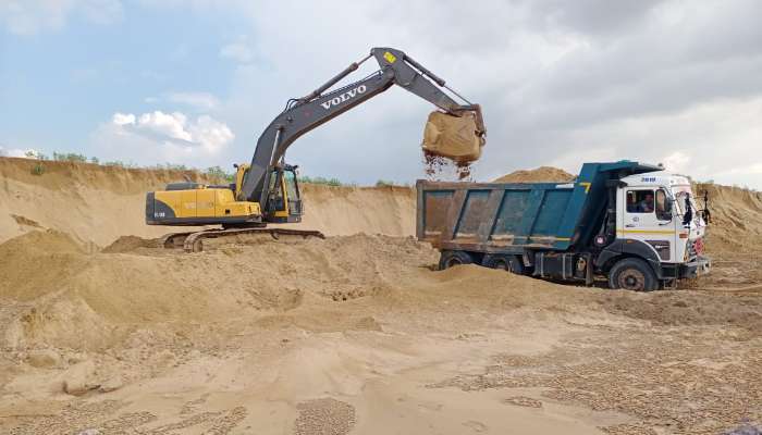 Used VOLVO 210B excavator for Sale