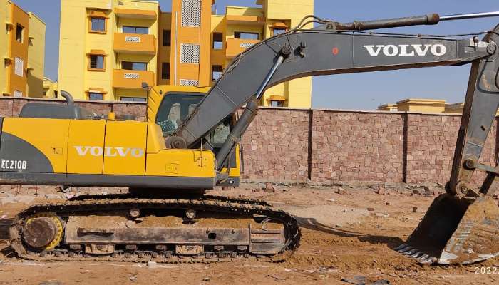 Used VOLVO 210B excavator for Sale