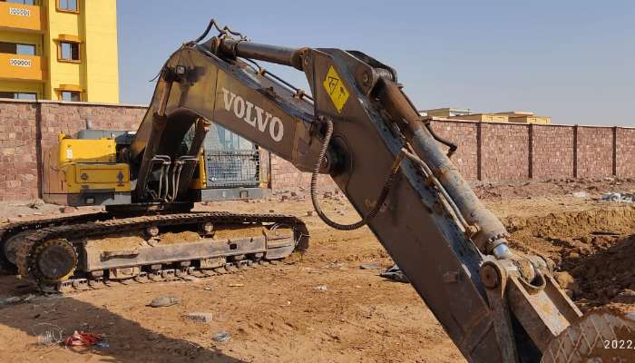 Used VOLVO 210B excavator for Sale