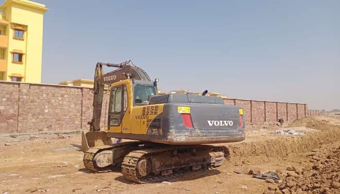 Used VOLVO 210B excavator for Sale