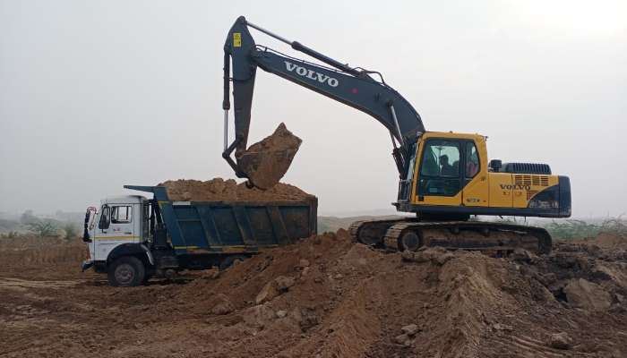 Used VOLVO 210B excavator for Sale