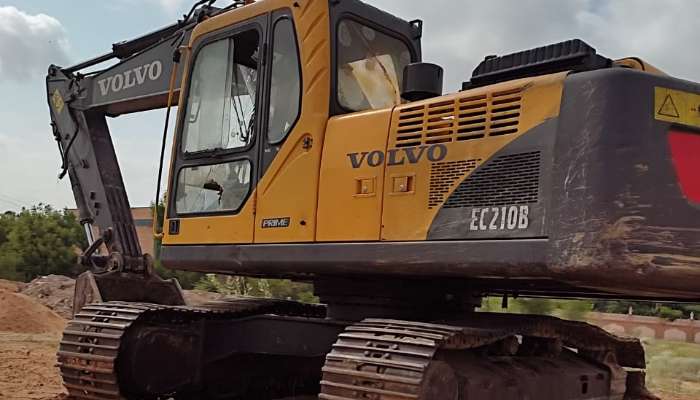 Used VOLVO EC 210 Excavator for Sale 