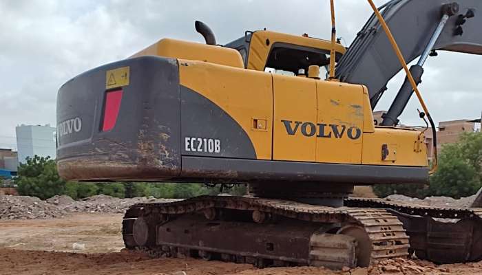 Used VOLVO EC 210 Excavator for Sale 